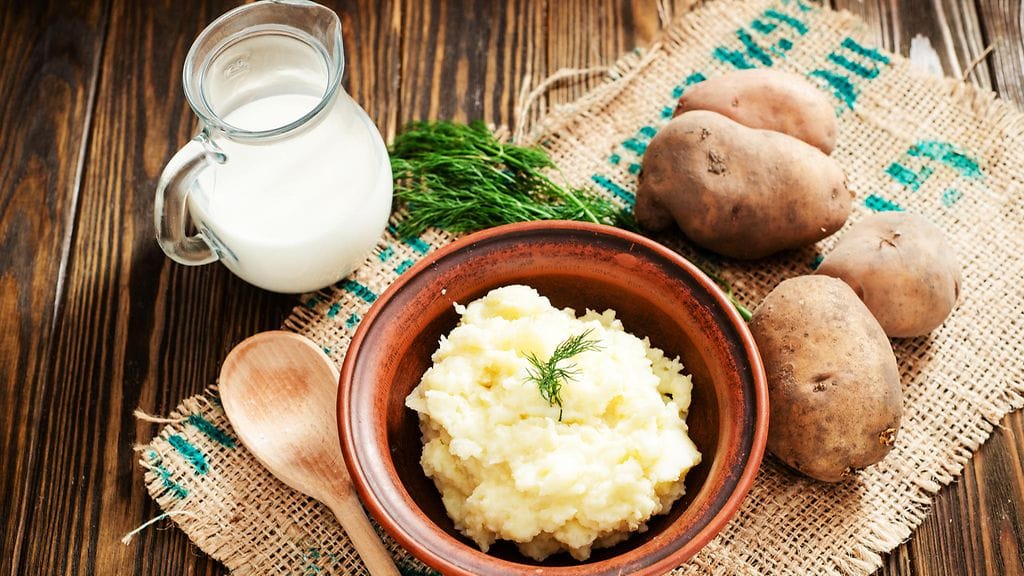 Perunoiden kuorista saa muusiin täyteläisen maun.