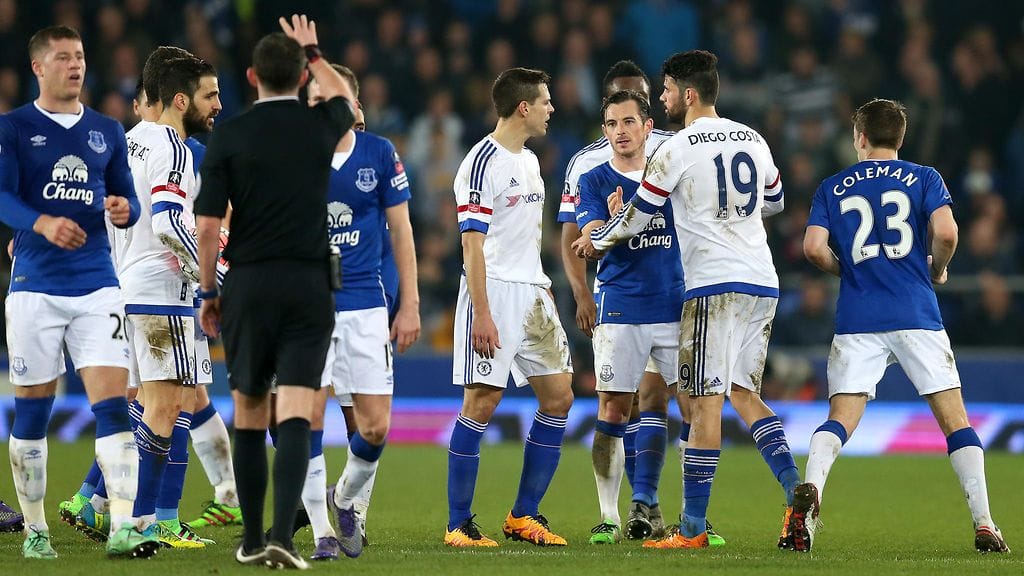 Diego Costan ulosajoa seurasi mylläkkä Everton-Chelsea-ottelussa.