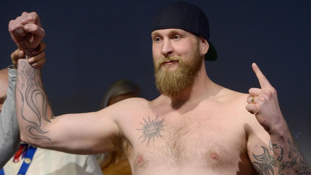 Robert Helenius on ollut reilun viikon Tyson Furyn harjoitusleirillä Amsterdamissa.