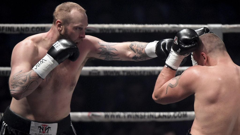 Robert Helenius (left) and French Johann Duhaupas