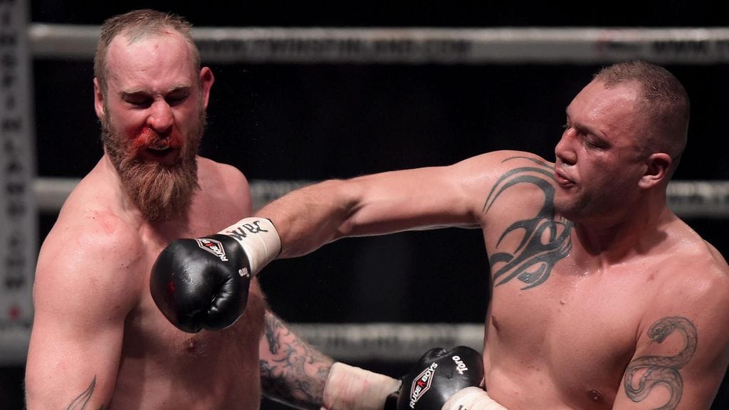 Robert Helenius tyrmätään Johann Duhaupas 2016