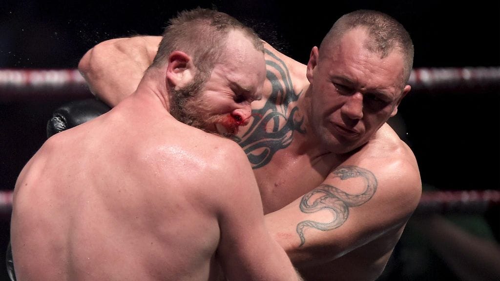 Johann Duhaupas (oik.) teki tuhojaan lähietäisyydeltä.