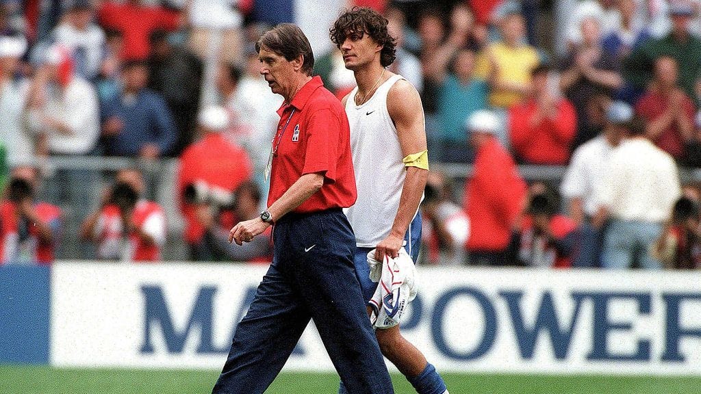 Cesare Maldini poikansa Paolon kanssa MM-kisoissa kesällä 1998.