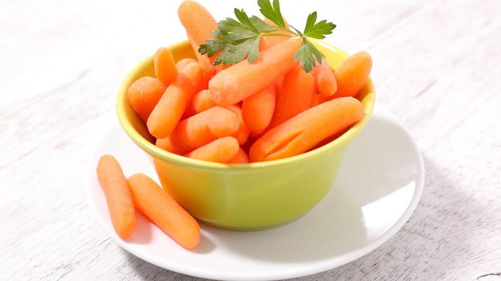 Pikkuporkkanat keksittiin epämuodostuneiden porkkanoiden hyödyntämiseksi.