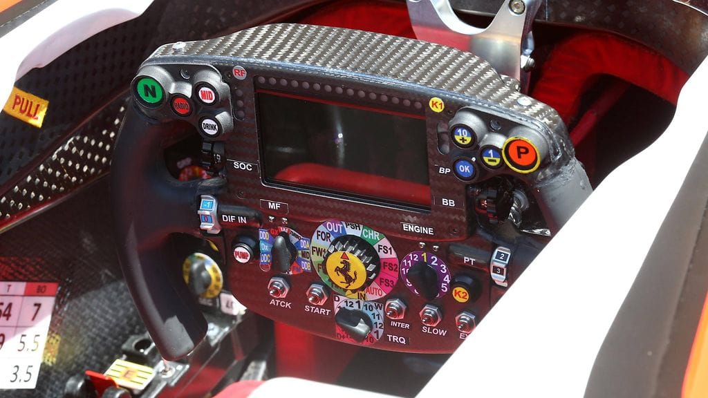 Tuore kuva Ferrarin vuoden 2016 auton ratista.