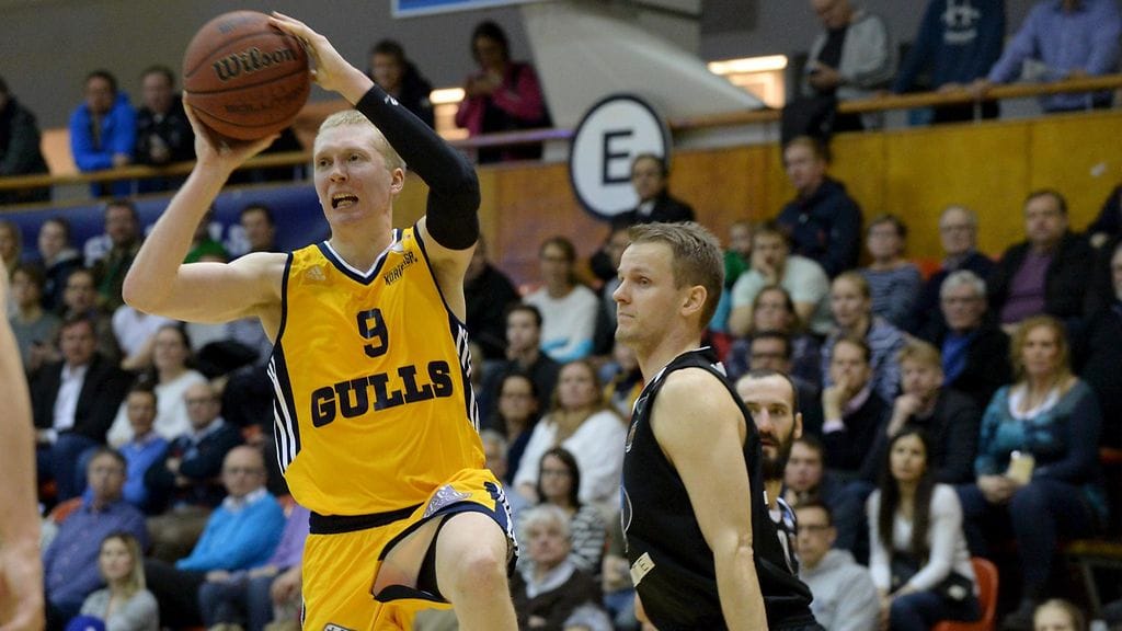 Seagullsin Jarkko Kyllönen (vas.) ja Kauhajoen Mikko Koivisto