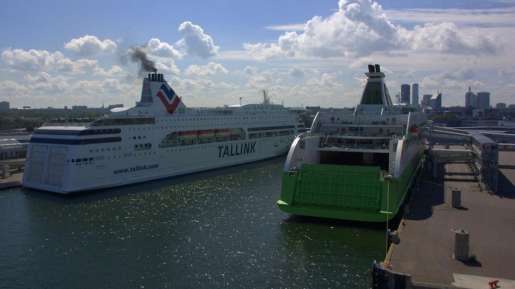 Tallinnan satama ja laivoja, joilla tapahtuu erikoisia asioita – ainakin Dan Koplowitzin mukaan!