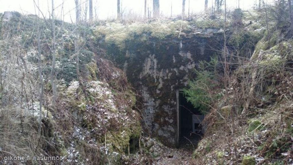 Luumäen Suoanttilassa Linnake-Naulapää-niminen tila 0,45 hehtaaria, jolla sijaitsee sodan ajan bunkkeri. Bunkkerissa hyväkuntoiset tilat, jotka oli tarkoitettu 20 henkilön majoittumiseen. Rakenteet ja laitteet on aikanaan poistettu.