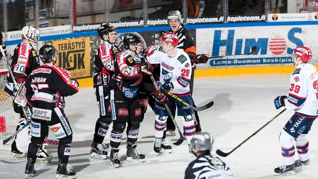 JYP hakee tänään tasoitusta kotonaan. HIFK johtaa välieräsarjaa voitoin 2-1.