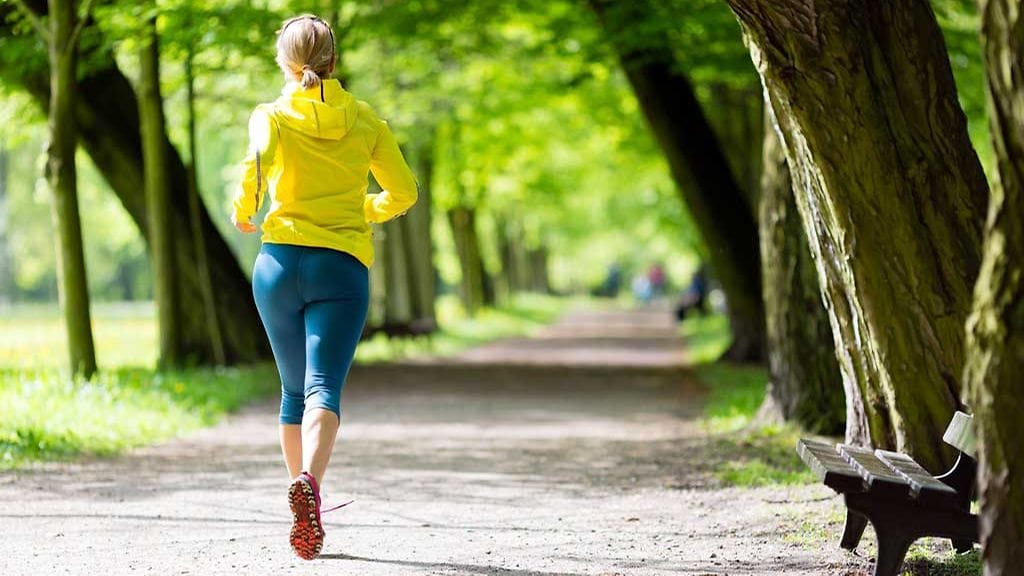 Nosta lenkin pituutta ennemmin kuin nopeutta, ohjeistaa juoksuvalmentaja Jouni Leppäsaajo.