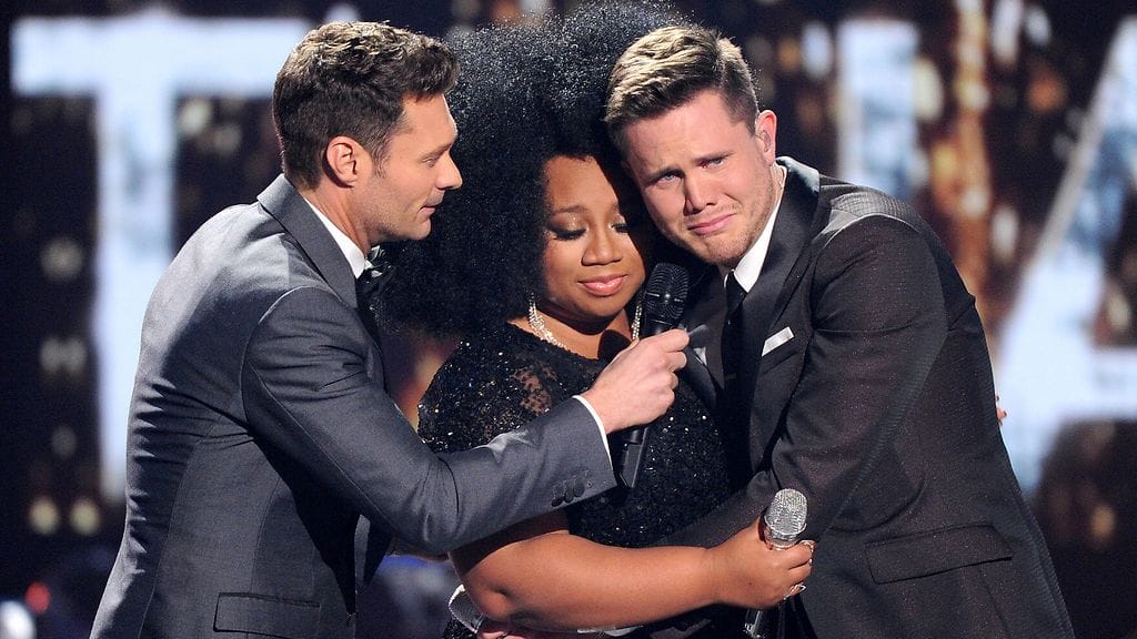 Kauden 15 American Idol -voittaja Trent Harmon, juontaja Ryan Seacrest ja finalisti La'Porsha Renae