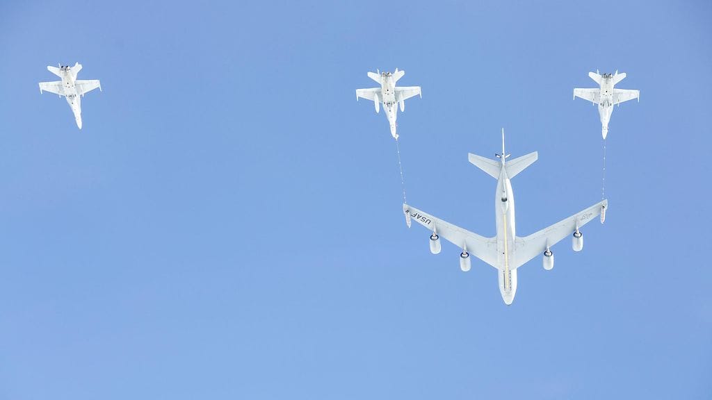 20100812_11_KC-135_041