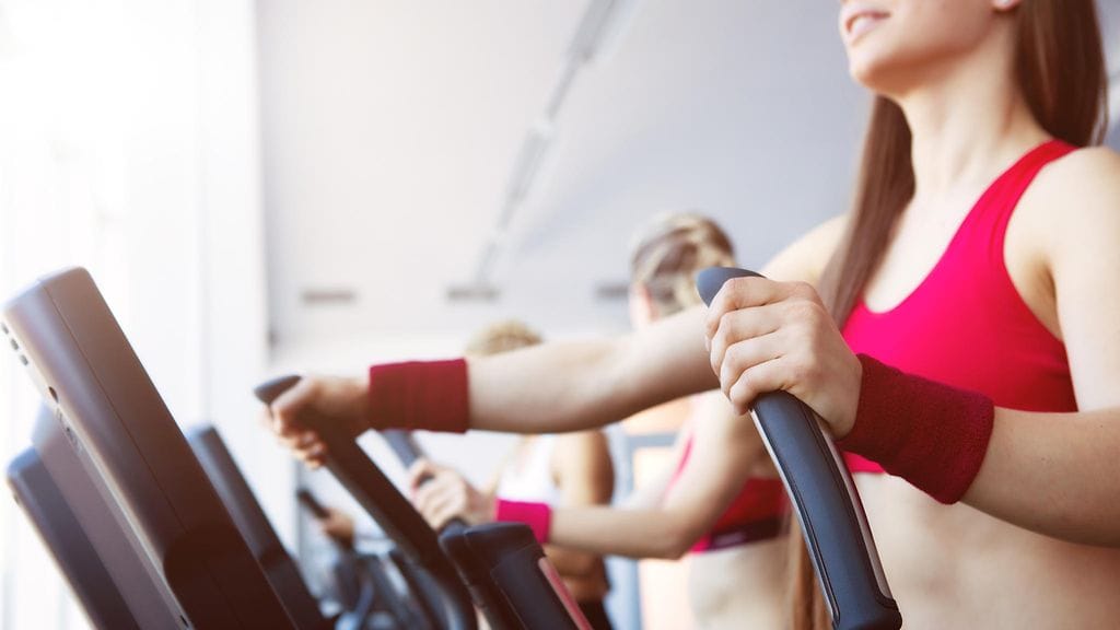 Moni treenaaja ei arvaakaan, miten paljon bakteereja kuntosalilla elää.