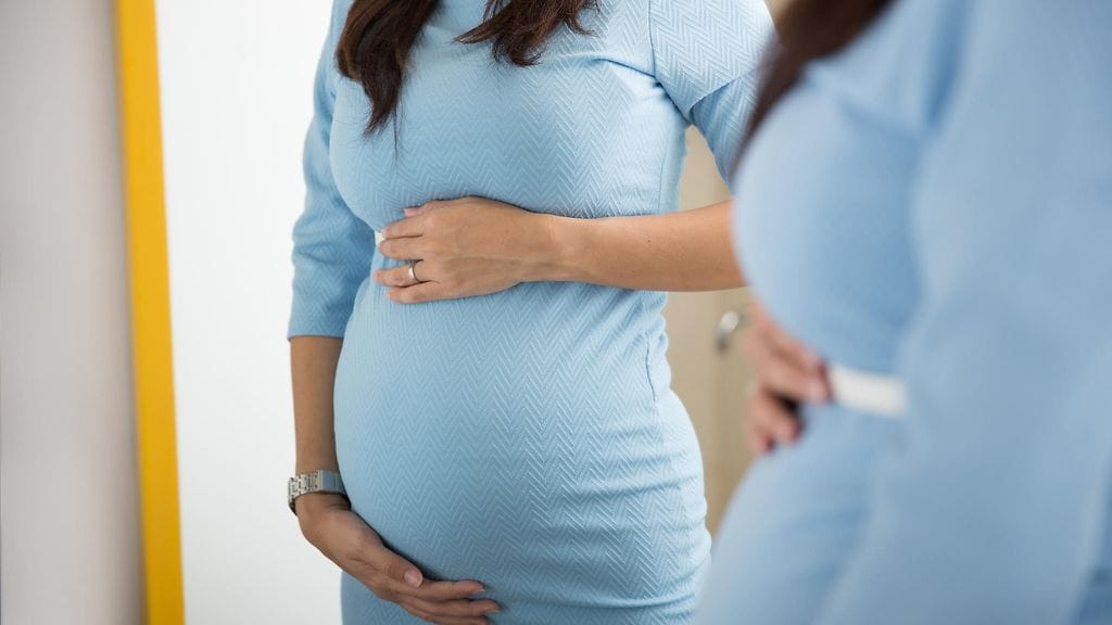 Kroppa muuttuu väkisin raskausaikana vaikka ei herkkuja söisikään, muistuttaa haukkuja saanut suomalaisnainen.