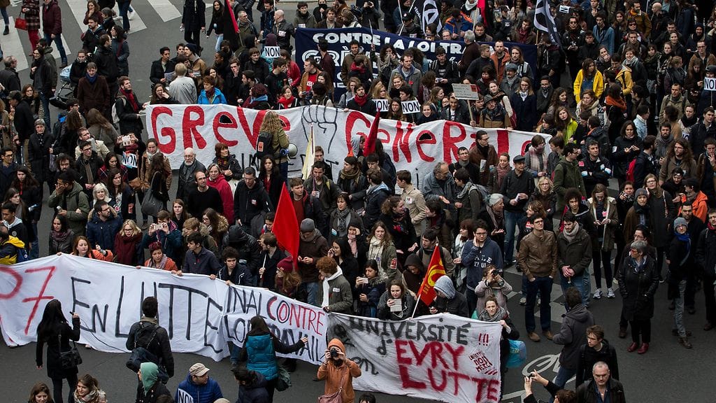 Opiskelija- ja työväenjärjestöt osoittivat mieltään työehtojen heikentämistä vastaan Pariisissa 9. huhtikuuta 2016.