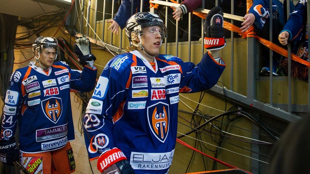 Patrik Laine on tehnyt pudotuspeleissä jo seitsemän maalia.