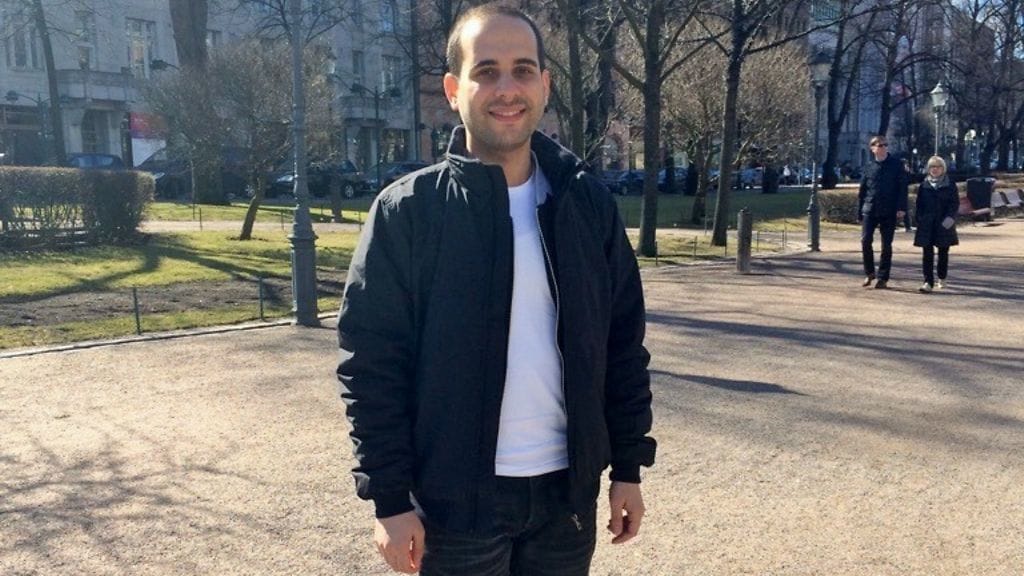 Maadh Alsamarraie on 24-vuotias irakilaisinsinööri. Suomeen hän tuli viime syksynä. Puoli vuotta sitten hän sai majapaikan helsinkiläisperheen kodista.