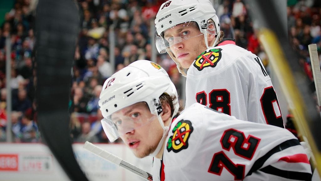 Chicagon taiturikaksikko, Patrick Kane (takana) ja Artemi Panarin.
