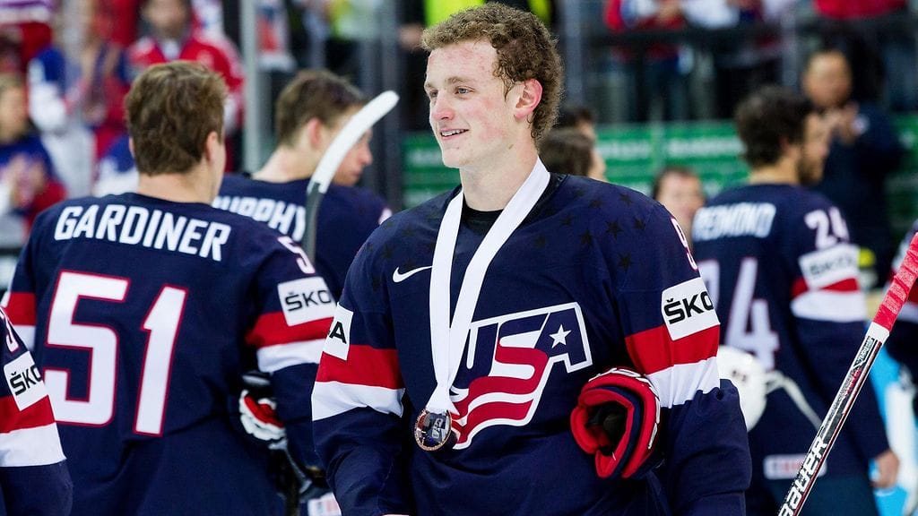 Jack Eichel saavutti MM-pronssia vuosi sitten. Kymmenessä ottelussa syntyivät tehot 2+5.