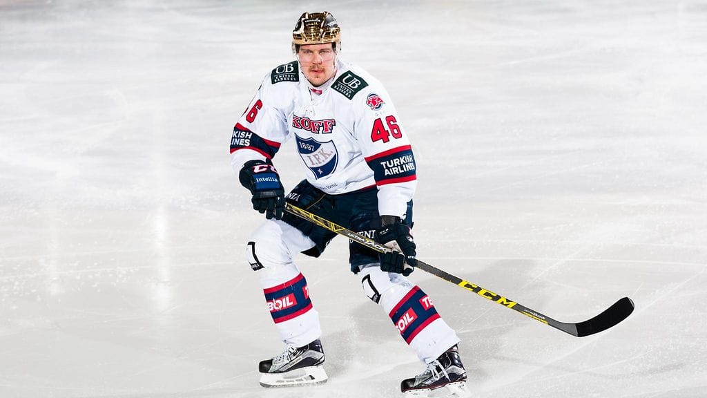 Teemu Ramstedt johdatti HIFK:n finaaleihin. Sentteri nakutti maanantaina tehopisteet 0+4.