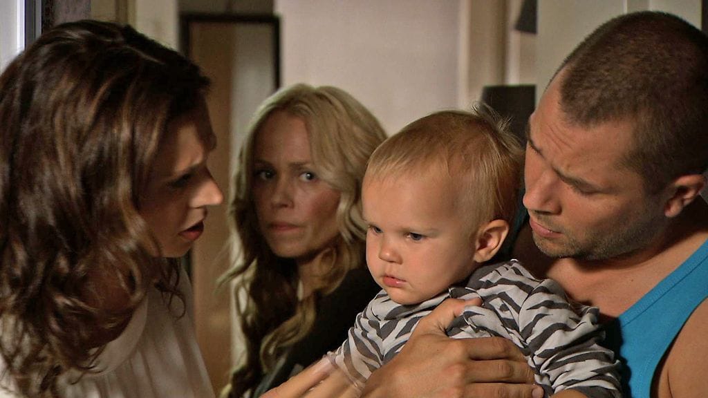 Salatut elämät - Cindy, Jenni ja Ossi (Mia Ehrnoorth, Anu Palevaara ja Sami Sarjula).