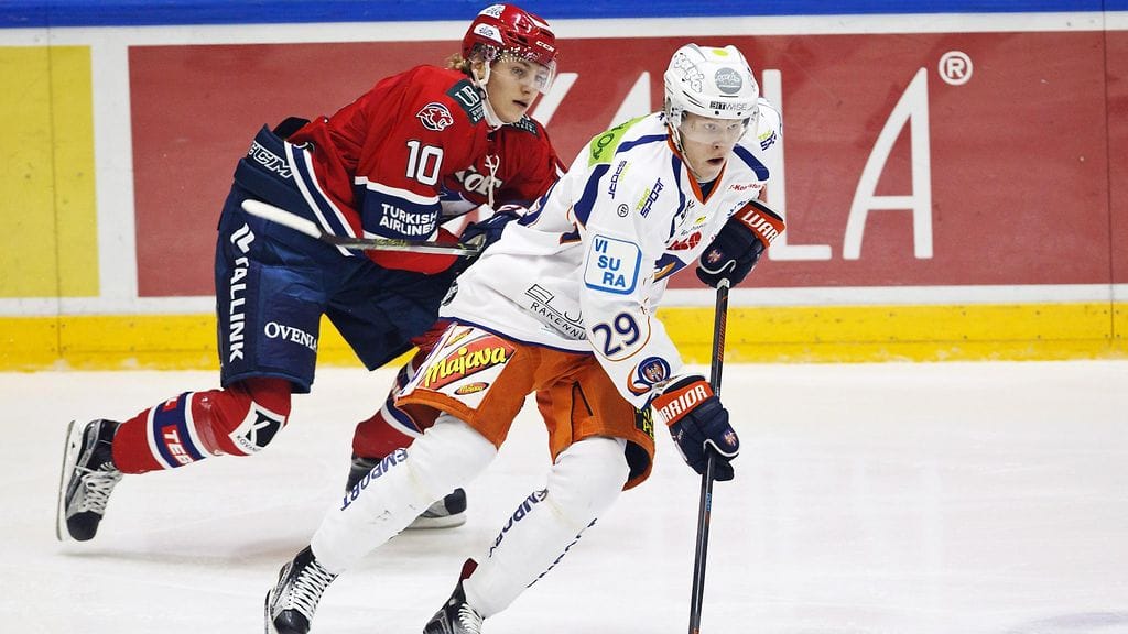 Kultaleijonat Roope Hintz ja Patrik Laine kohtaavat SM-liigan finaaleissa.