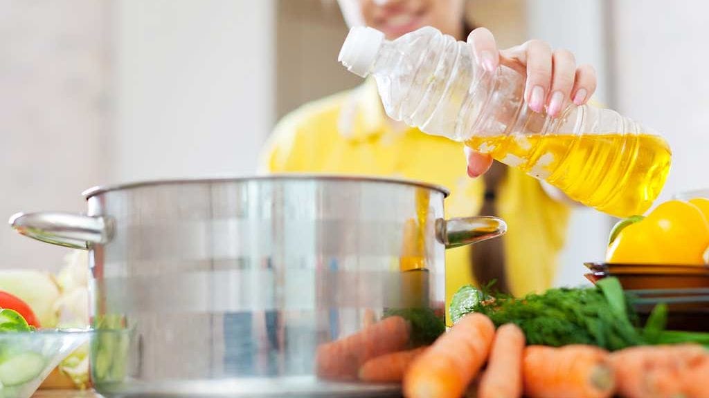 Tuoreen tutkimuksen mukaan kasviöljyjen käyttö ei ehkä alennakaan sydänsairauksien riskiä.