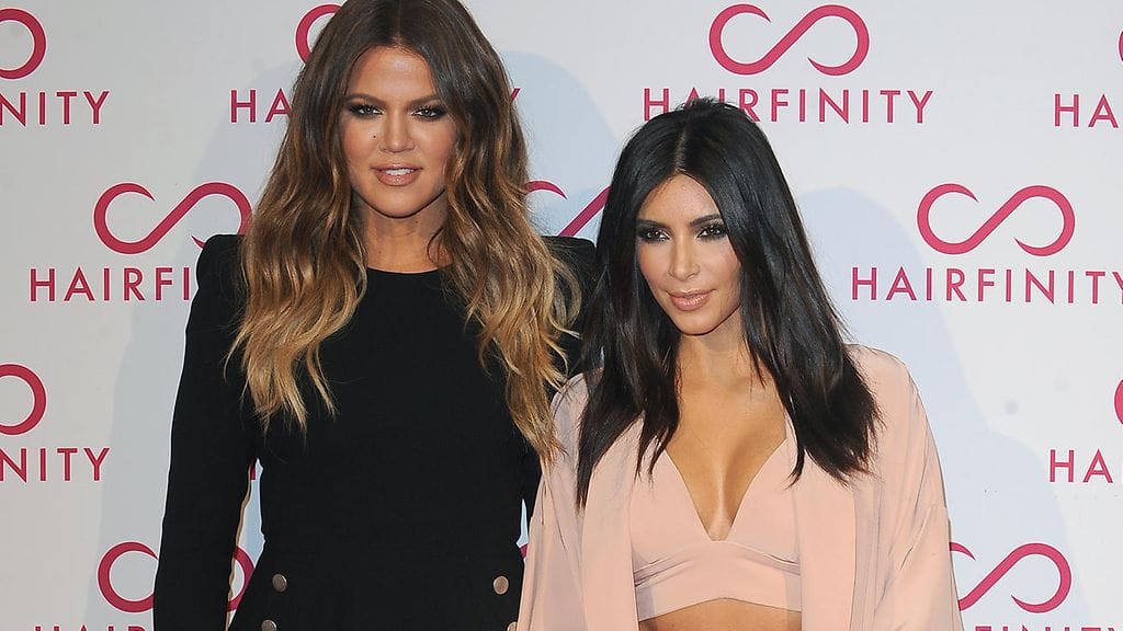 Khloe ja Kim Kardashian.