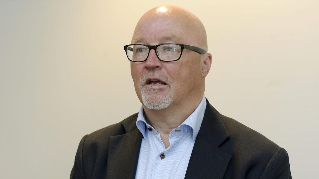 Tatu Lehmuskallio tiedotustilaisuudessa keskiviikkona Vantaalla.