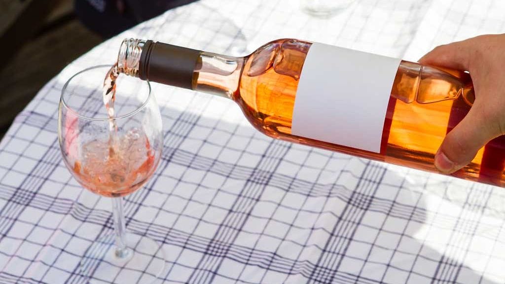 Roseeviini sopii kevääseen ja kesään.