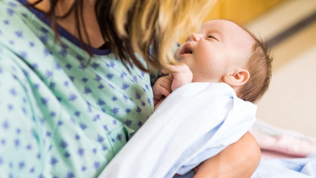 Isoäiti synnytti lapsen, kun hänen tyttärensä ei siihen itse pystynyt.