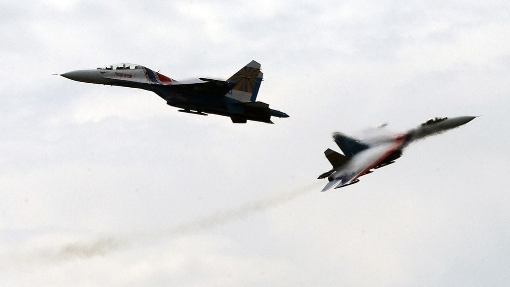 Venäläisiä Suhoi Su-27-hävittäjiä. Kuvituskuva.