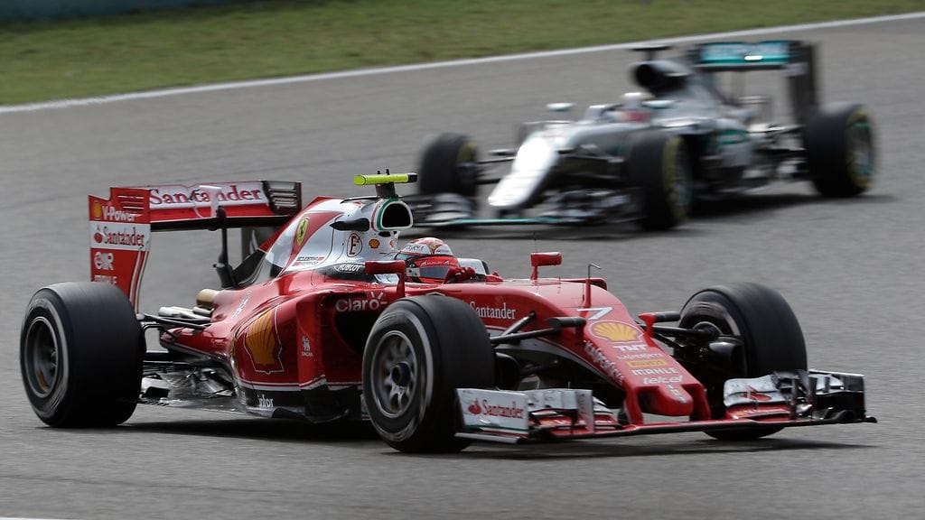 Kimi Räikkönen vauhdissa Kiinan GP:ssä.