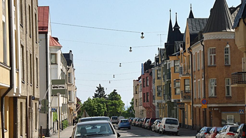 Salatut elämät -sarjasta tuttu Pihlajakatu.