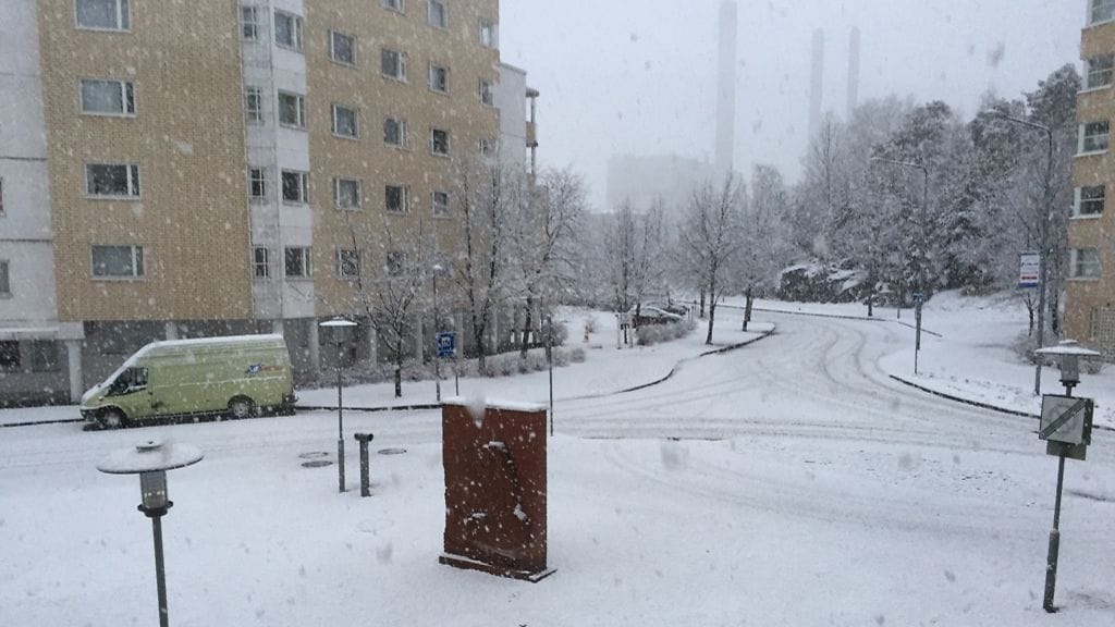 Kuopiossa maa oli valkeana aamulla 20. huhtikuuta 2016.