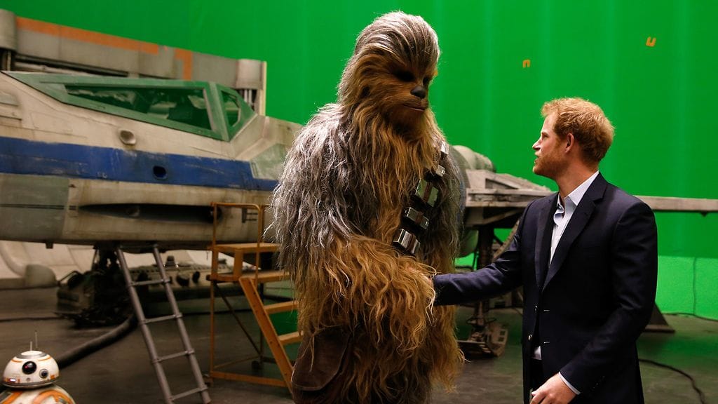 Chewbacca (Joonas Suotamo) ja prinssi Harry 19.4.2016 3