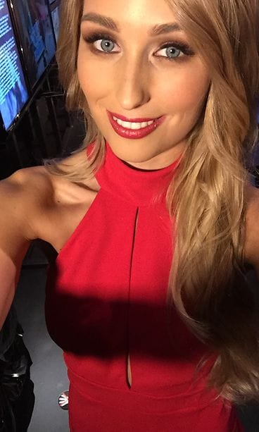 Selfie Laura Mononen