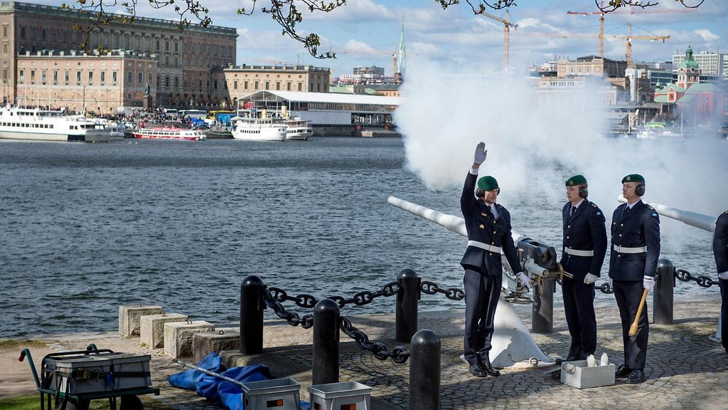 tykinlaukaukset prinssi Alexanderin syntymän kunniaksi 20.4.2016 1