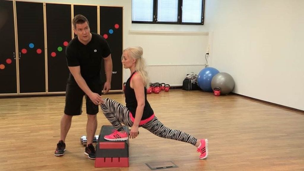 staattinen askelkyykky