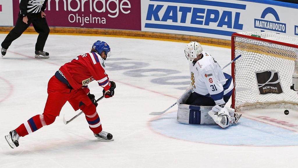 Lukas Kaspar iski voittomaalin Mikko Koskisen selän taakse.