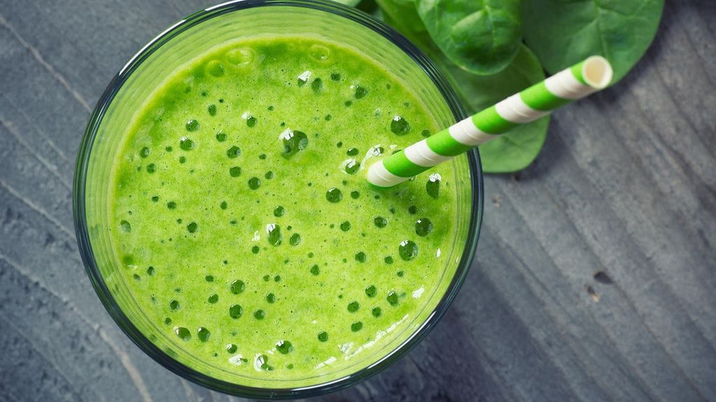 Pinaatti on oivallinen osa terveellisiä smoothieita.