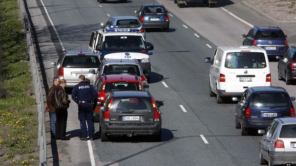 Tutkimusten mukaan ajokilometrien määrä vaikuttaa vahinkoriskiin.