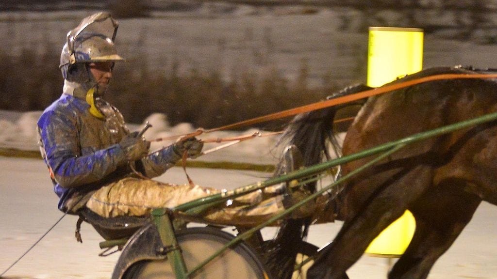 Tuuletuksista päätellen kurainen sää ei himmentänyt Teemu Keskitalon riemua kahdesta Toto4-voitosta.