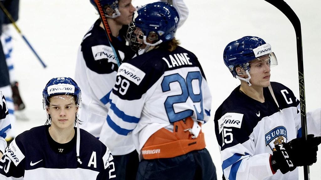 Sebastian Aho (vas.) ja Mikko Rantanen (oik.) ovat jo Leijonien matkassa. Tuleeko Patrik Laine?