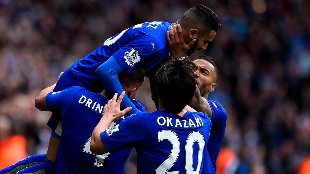 Riyad Mahrez tykitti Leicesterin avausmaalin.