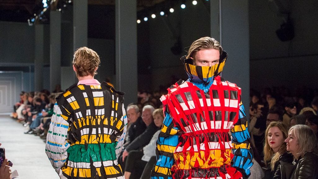 Japanilaisen muotisuunnittelija Wataru Tominigan suunnittelmat asut voittivat kilpailun pääpalkinnon.