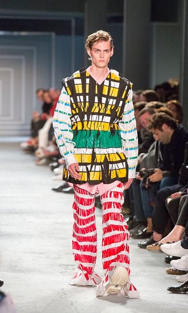 Wataru Tominigaten suunnittelema asu