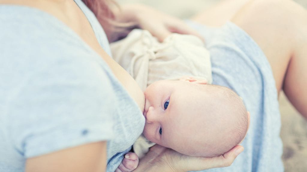 Nainen oli pumpannut talteen lähes 15 litraa äidinmaitoa työmatkalla ollessaan.
