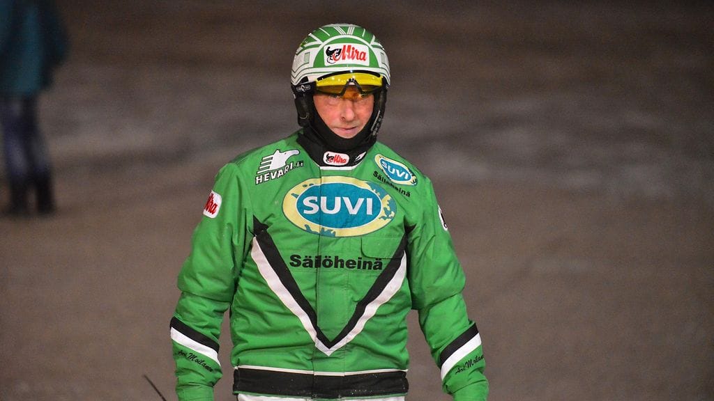 Ari Moilanen ohjastaa illan Toto4-kierroksella kolmea kyvykästä hevosta. Yksi niistä on varmamme Celebration Song.