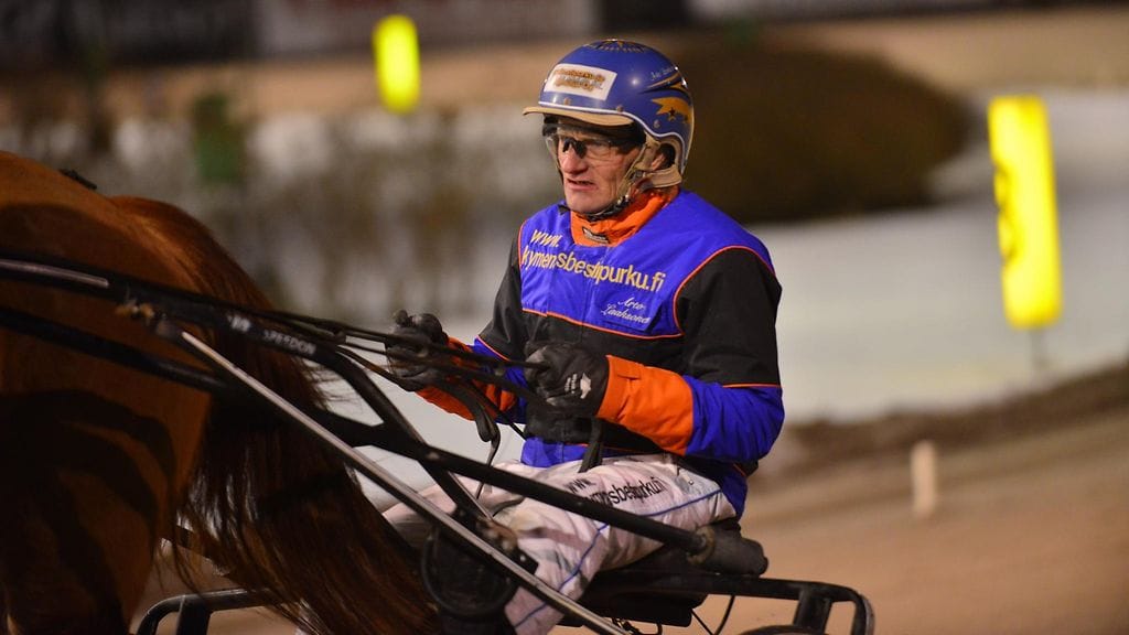 Tarunlento on aloittanut mainiosti Arto Laaksosen käsissä.